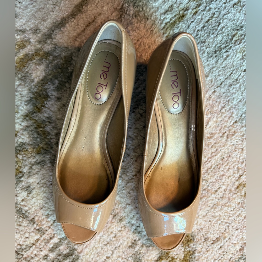 Me Too Women's Beige Patent Wedges 7W
